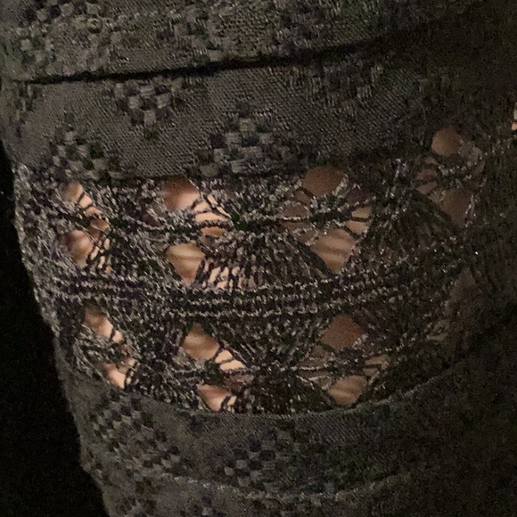 TIME AND TRU. SIZE S/CHL (4-6) BLACK TOP.. 100% Rayon. Lace 100% Polyester - Picture 5 of 16